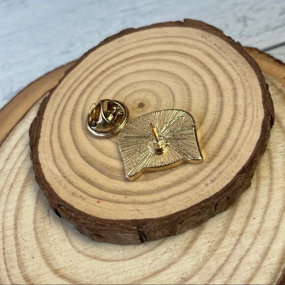 Bulbasaur Enamel Pin/ Brooch Lapel - Picture 5 of 6